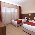 Sunway Club فندق 3*